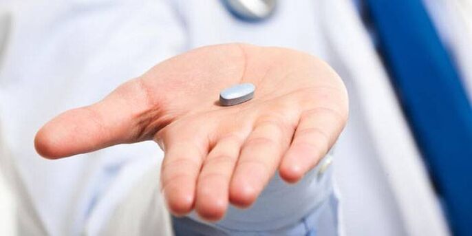 Antibiotika jsou předepsána lékařem jako základ pro léčbu akutní prostatitidy u mužů